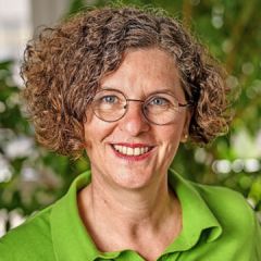 Claudia Feger, Faprik